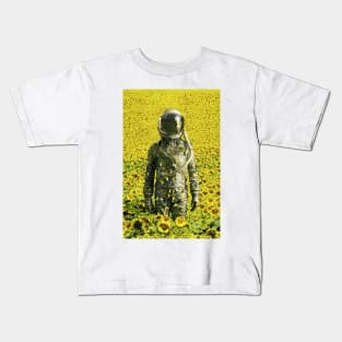 Stranded in the sunflower field Kids T-Shirt